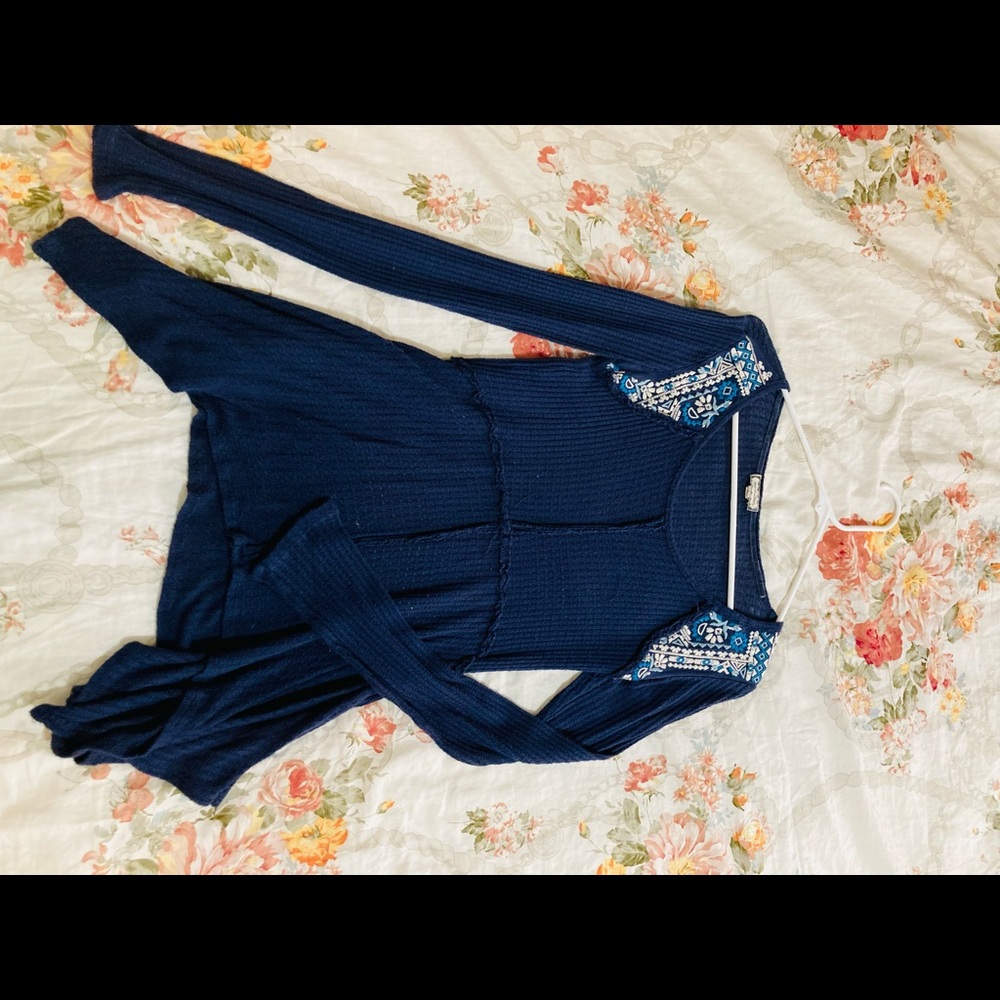 Blue size small long sleeve top
